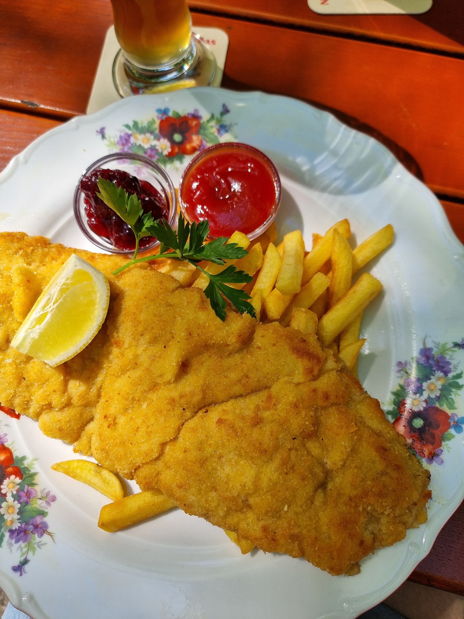 Wiener Schnitzel mit Pommes